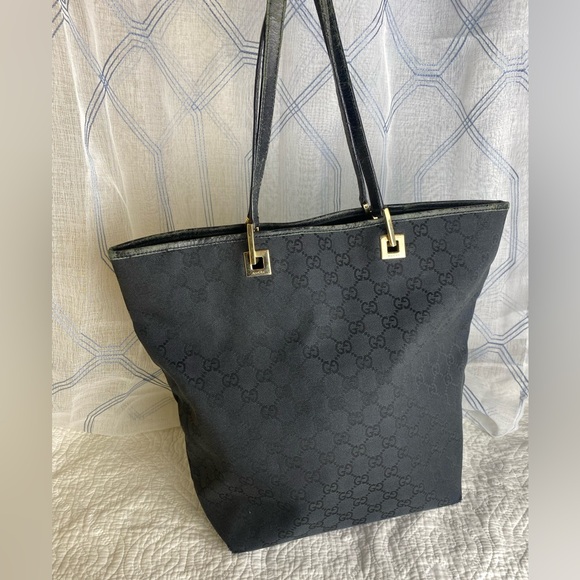 Gucci Handbags - Gucci GG Canvas Tote Bag Black, Authentic